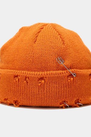 Stylish Work Outfits, Outfit Summer Ideas Grunge Distressed Beanie