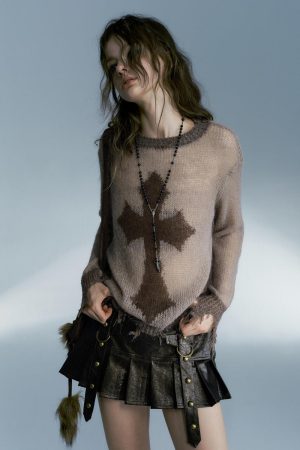 Stylish Work Outfits, Outfit Summer Ideas Grunge Distressed Cross Sweater