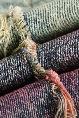 Stylish Work Outfits, Outfit Summer Ideas Grunge Distressed Denim Shorts