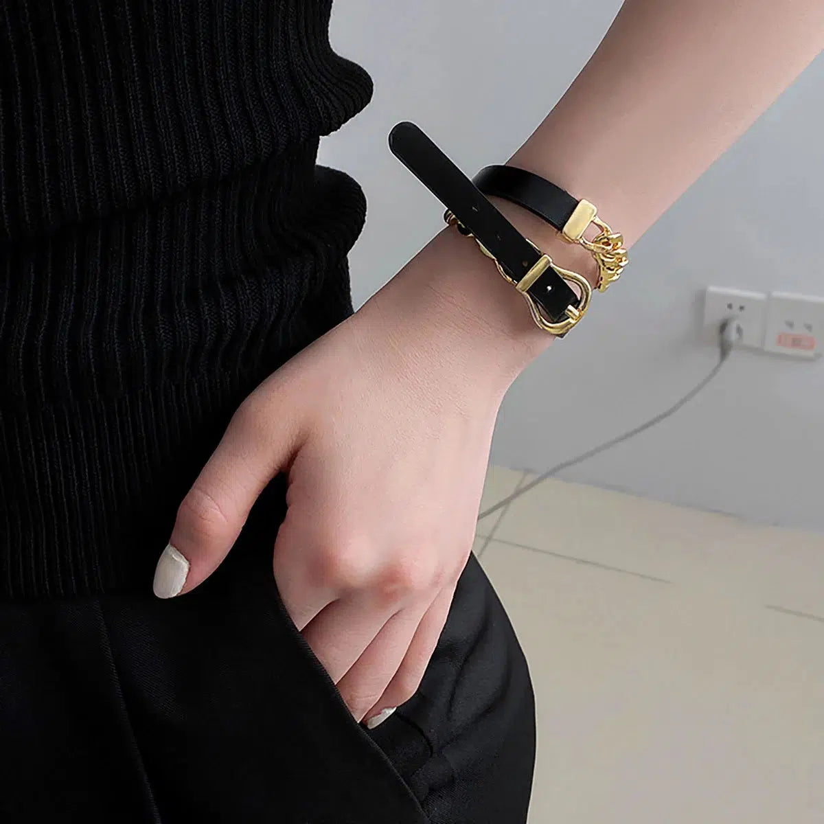Stylish Work Outfits, Outfit Summer Ideas Half Belted Chain Necklace Stylish Work Outfits, Outfit Summer Ideas Half Belted Chain Necklace