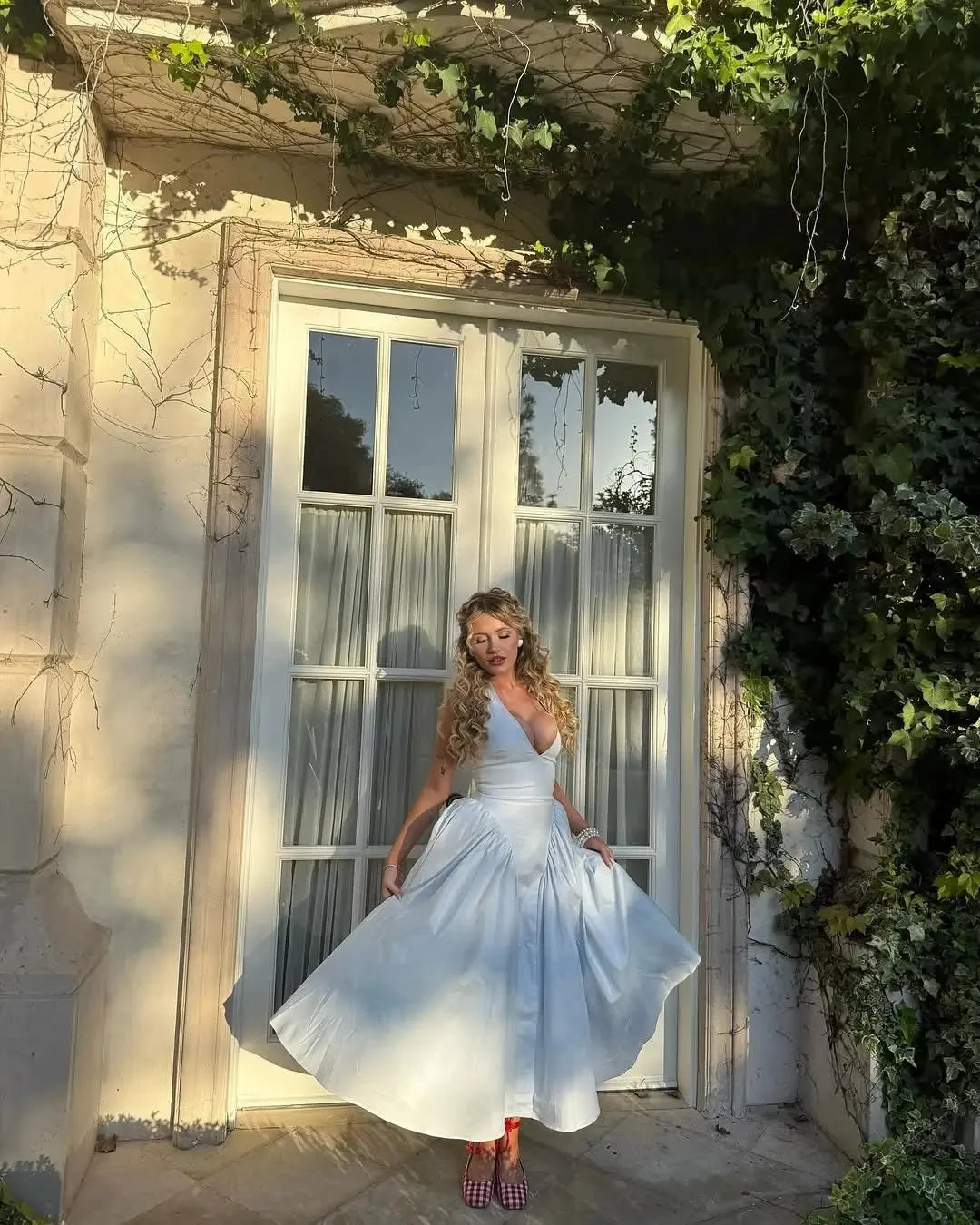 Stylish Work Outfits, Outfit Summer Ideas Halter Neck Corset Midi Dress Stylish Work Outfits, Outfit Summer Ideas Halter Neck Corset Midi Dress