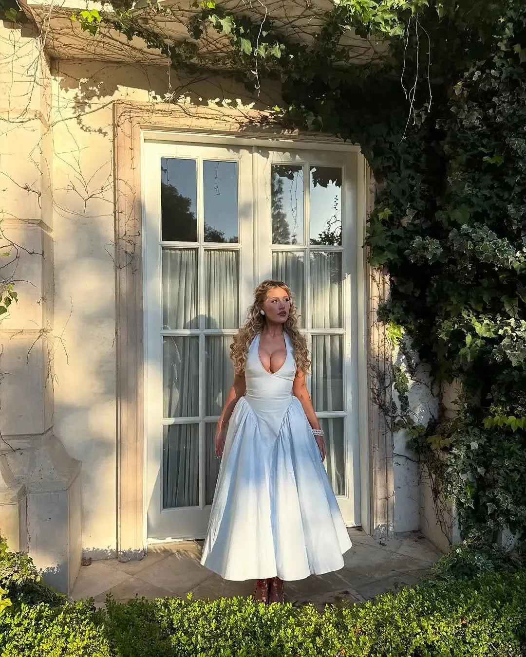 Stylish Work Outfits, Outfit Summer Ideas Halter Neck Corset Midi Dress Stylish Work Outfits, Outfit Summer Ideas Halter Neck Corset Midi Dress