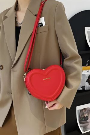 Stylish Work Outfits, Outfit Summer Ideas Heart Crossbody Bag