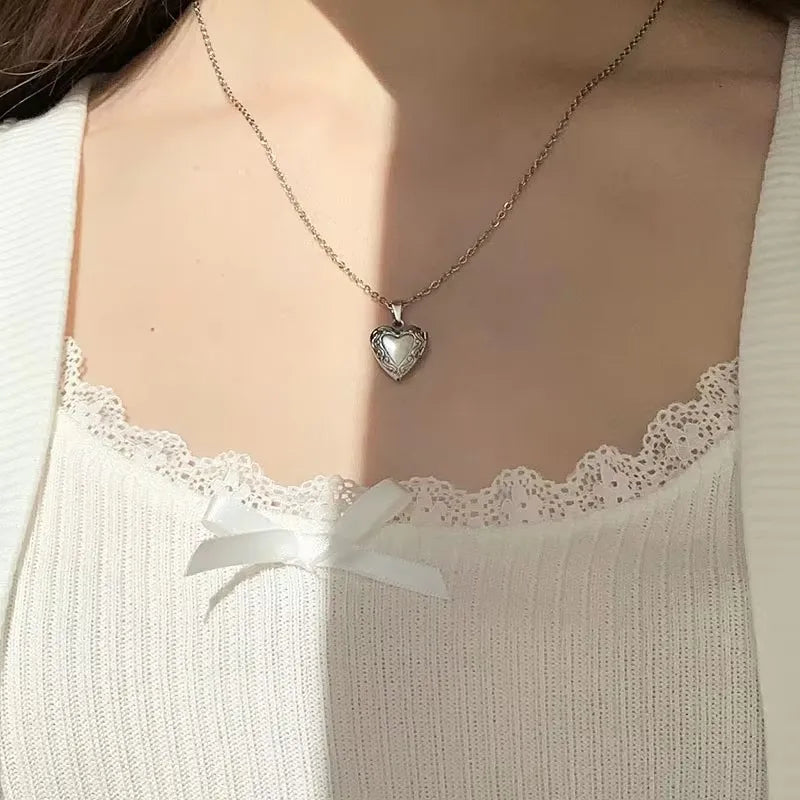 Stylish Work Outfits, Outfit Summer Ideas Heart Locket Necklace