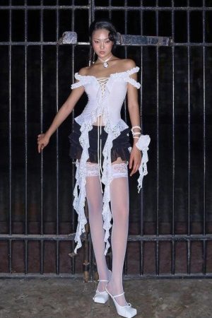 Stylish Work Outfits, Outfit Summer Ideas Lace Ruffled Top