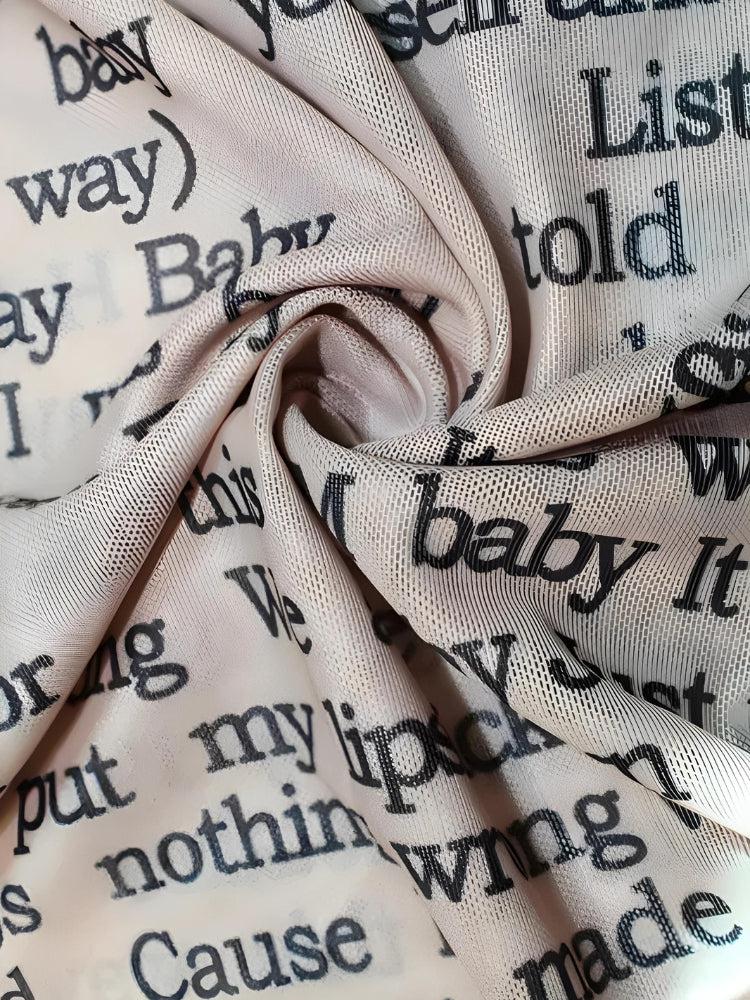 Stylish Work Outfits, Outfit Summer Ideas Letter Printed Top with Gloves Stylish Work Outfits, Outfit Summer Ideas Letter Printed Top with Gloves