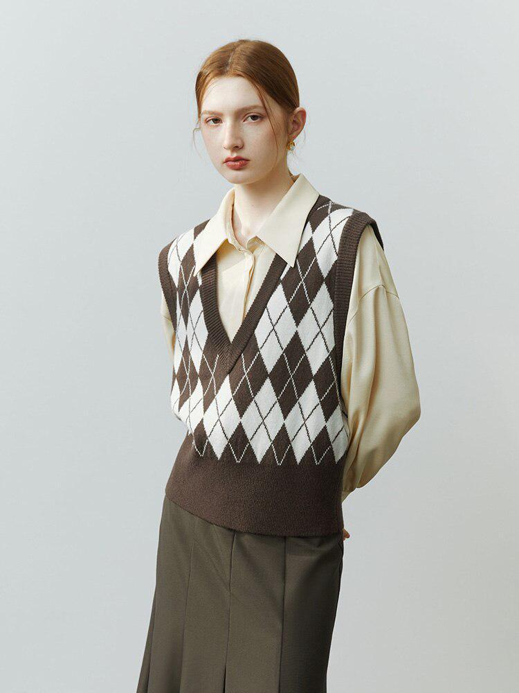 Stylish Work Outfits, Outfit Summer Ideas Light Academia Argyle Sweater Vest