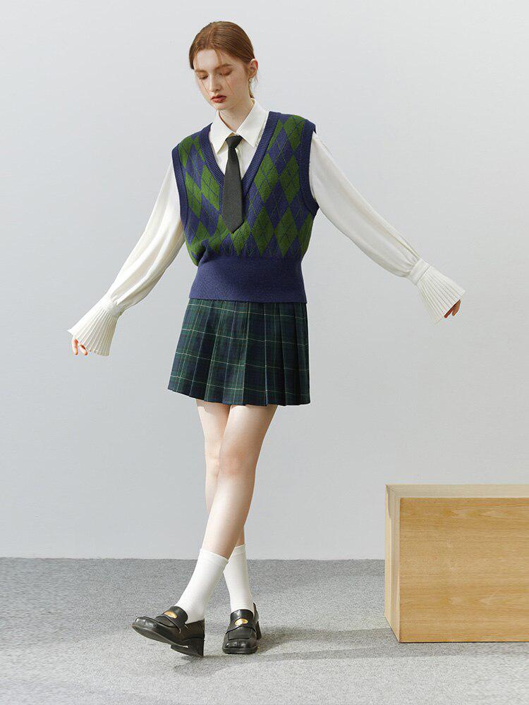 Stylish Work Outfits, Outfit Summer Ideas Light Academia Argyle Sweater Vest Stylish Work Outfits, Outfit Summer Ideas Light Academia Argyle Sweater Vest
