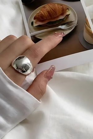 Stylish Work Outfits, Outfit Summer Ideas Minimalist Round Ring