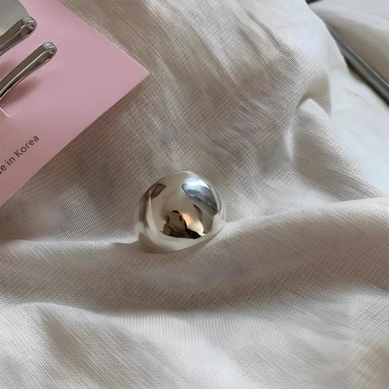 Stylish Work Outfits, Outfit Summer Ideas Minimalist Round Ring Stylish Work Outfits, Outfit Summer Ideas Minimalist Round Ring