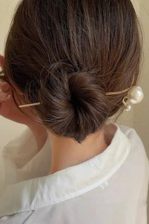 Stylish Work Outfits, Outfit Summer Ideas Pearl Hair Pins