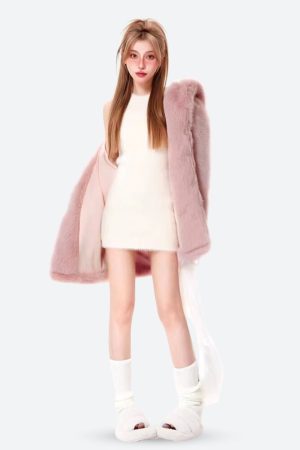 Stylish Work Outfits, Outfit Summer Ideas Pink Faux Fur Jacket