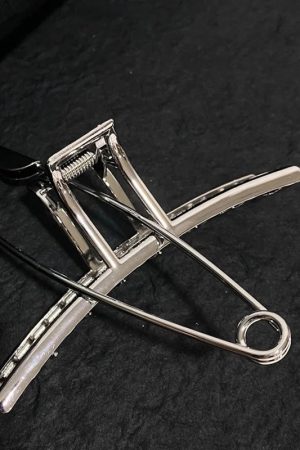 Stylish Work Outfits, Outfit Summer Ideas Safety Pin Hair Claw