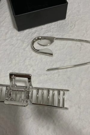 Stylish Work Outfits, Outfit Summer Ideas Safety Pin Hair Claw