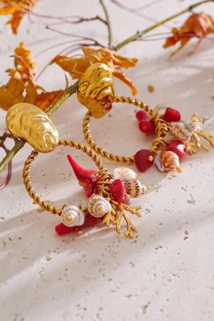 Stylish Work Outfits, Outfit Summer Ideas Seashell Beaded Hoop Earrings