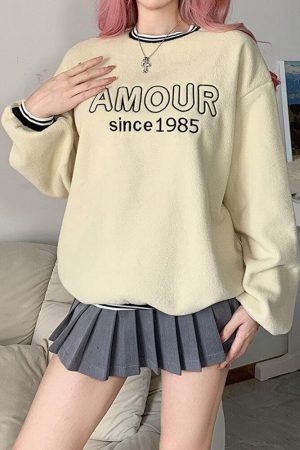 Stylish Work Outfits, Outfit Summer Ideas Soft Girl Amour Sweatshirt