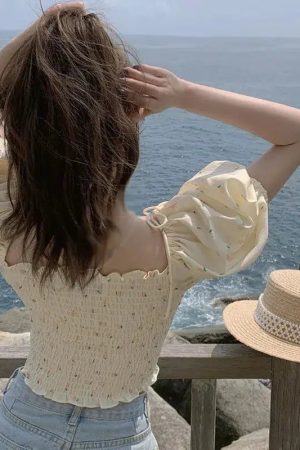 Stylish Work Outfits, Outfit Summer Ideas Soft Girl Floral Puff Sleeve Crop Top