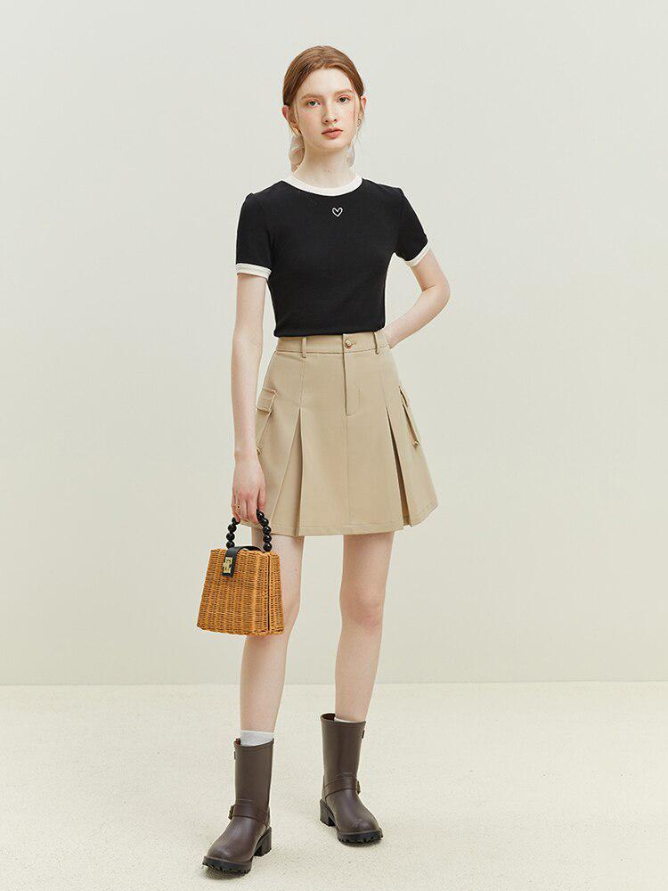 Stylish Work Outfits, Outfit Summer Ideas Soft Girl Minimal Heart Tee Stylish Work Outfits, Outfit Summer Ideas Soft Girl Minimal Heart Tee