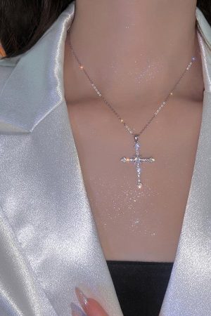 Stylish Work Outfits, Outfit Summer Ideas Sparkle Cross Necklace