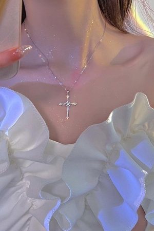 Stylish Work Outfits, Outfit Summer Ideas Sparkle Cross Necklace