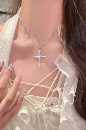 Stylish Work Outfits, Outfit Summer Ideas Sparkle Cross Necklace