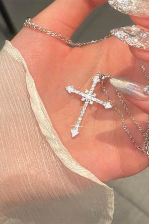 Stylish Work Outfits, Outfit Summer Ideas Sparkle Cross Necklace