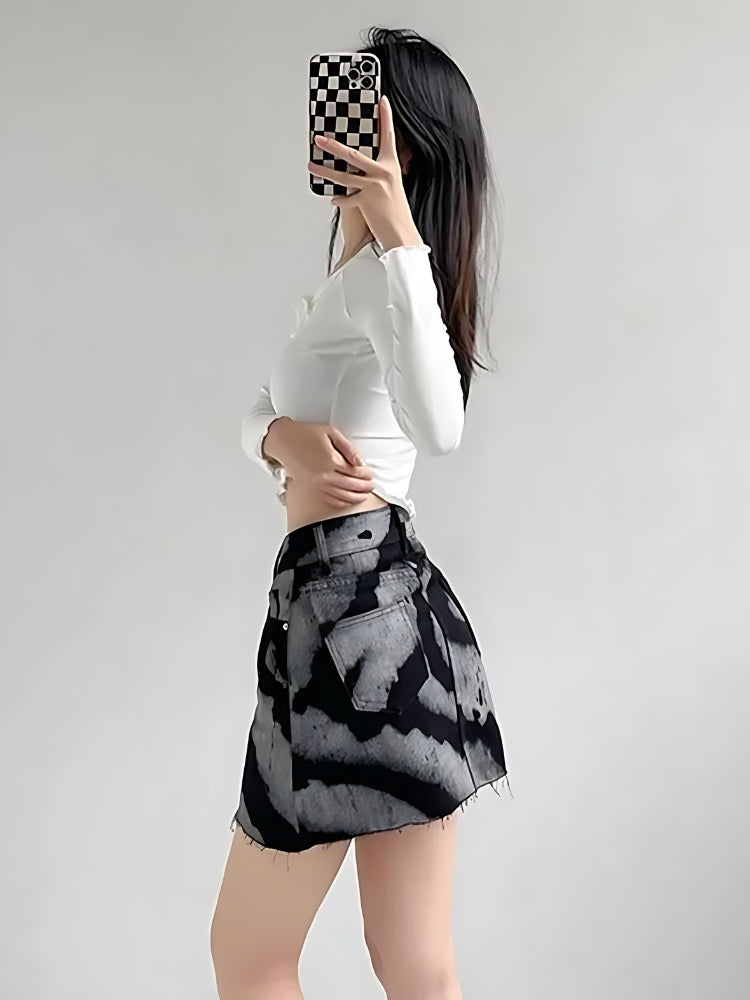 Stylish Work Outfits, Outfit Summer Ideas Spray Paint Distressed Mini Skirt