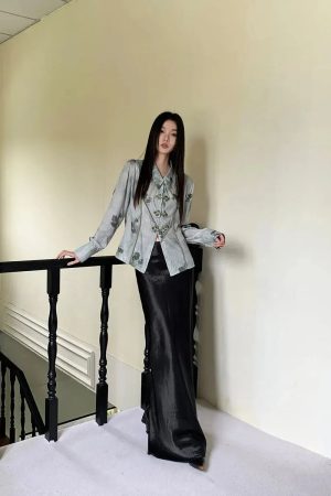 Stylish Work Outfits, Outfit Summer Ideas Vintage Floral Saddle Buckle Shirt