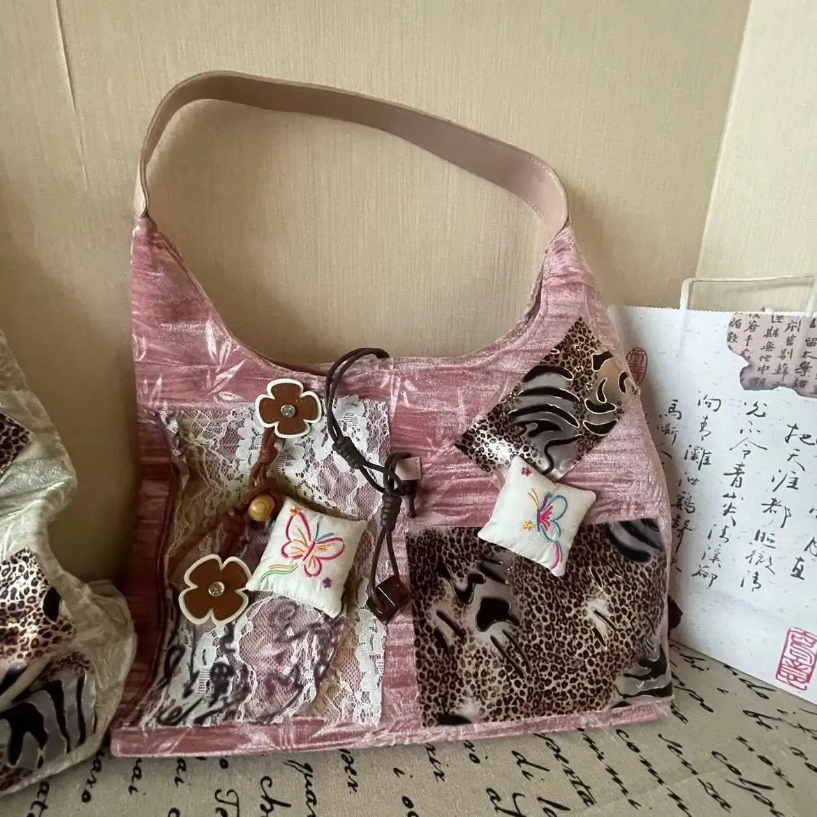 Stylish Work Outfits, Outfit Summer Ideas Vintage Patchwork Bag Stylish Work Outfits, Outfit Summer Ideas Vintage Patchwork Bag