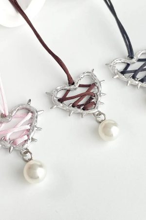 Stylish Work Outfits, Outfit Summer Ideas Y2K Coquette Barbed Heart Bow Tie Necklace