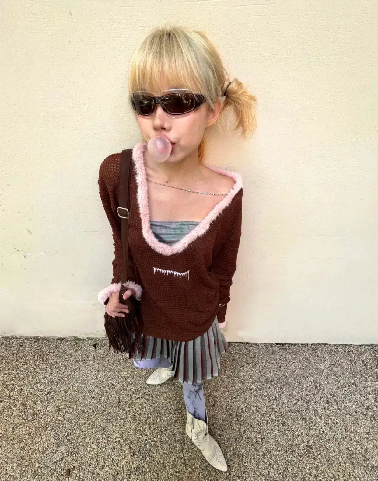 Stylish Work Outfits, Outfit Summer Ideas Y2K Deep Neck Sweater