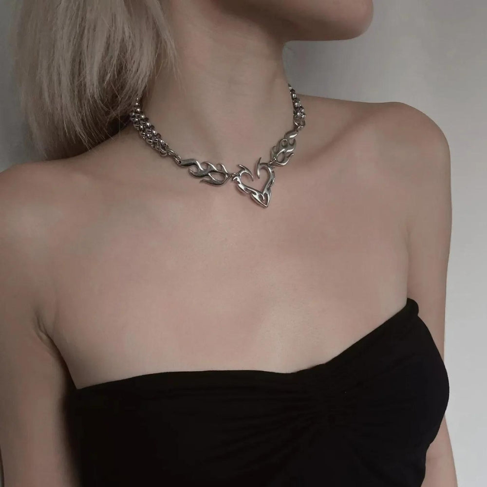 Stylish Work Outfits, Outfit Summer Ideas Y2K Flaming Heart Necklace