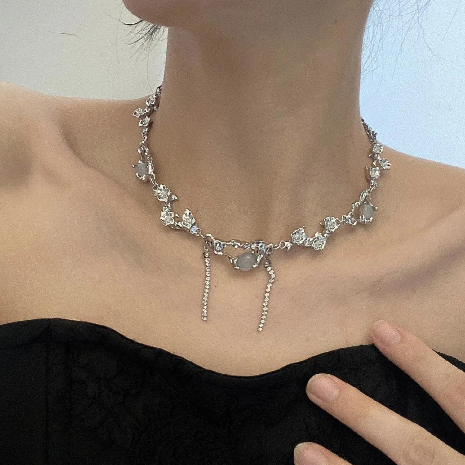 Stylish Work Outfits, Outfit Summer Ideas Y2K Flowers Beaded Chain Necklace