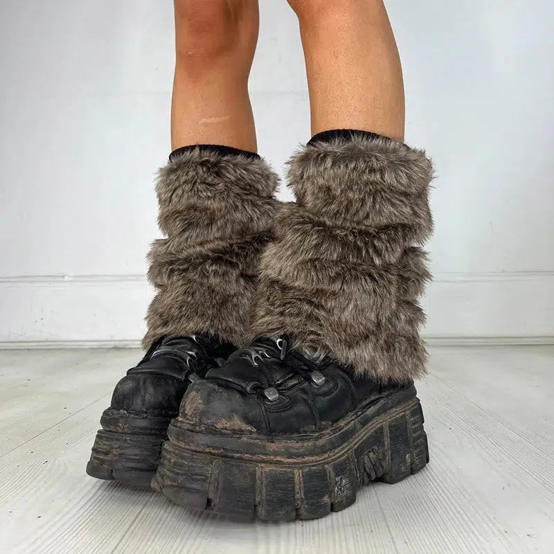 Stylish Work Outfits, Outfit Summer Ideas Y2K Grunge Faux Fur Leg Warmers