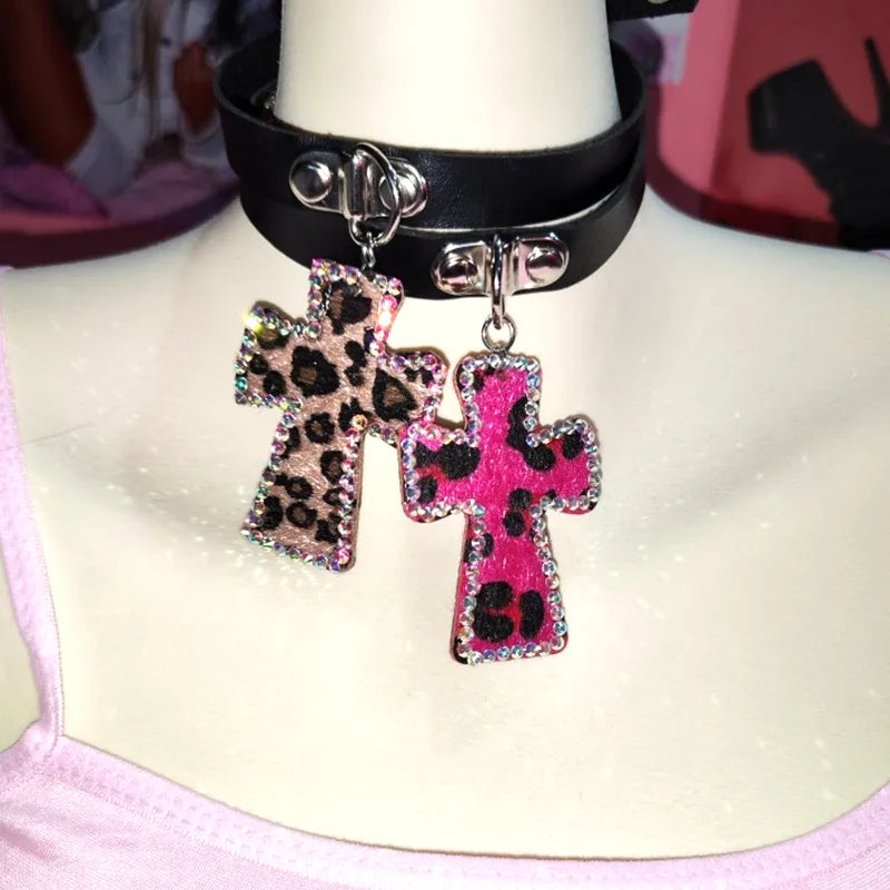 Stylish Work Outfits, Outfit Summer Ideas Y2K Leopard Cross Choker Necklace