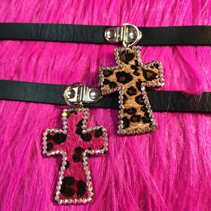 Stylish Work Outfits, Outfit Summer Ideas Y2K Leopard Cross Choker Necklace