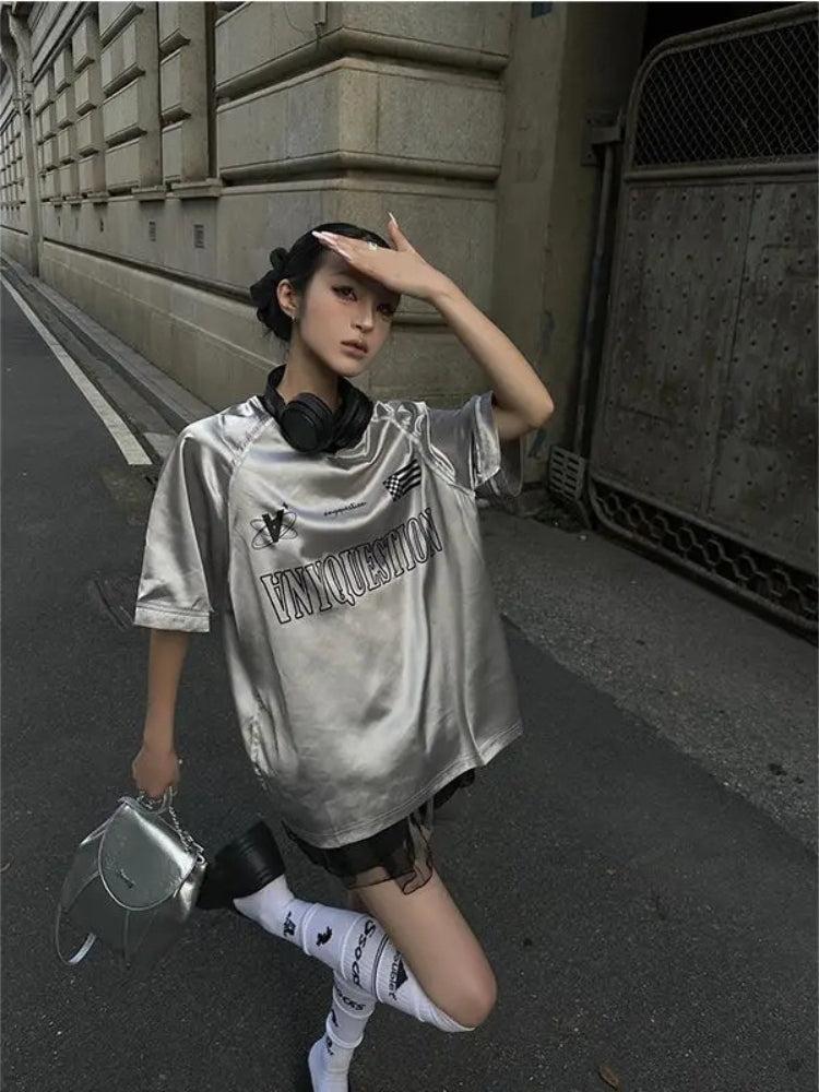 Stylish Work Outfits, Outfit Summer Ideas Y2K Silver Oversized Tee
