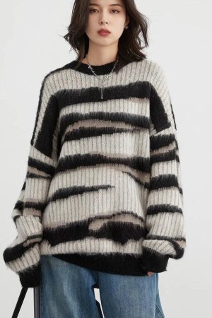 Stylish Work Outfits, Outfit Summer Ideas Zebra Knitted Sweater