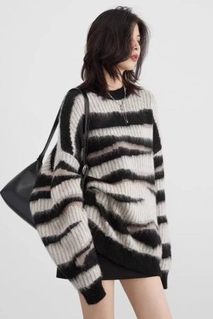 Stylish Work Outfits, Outfit Summer Ideas Zebra Knitted Sweater