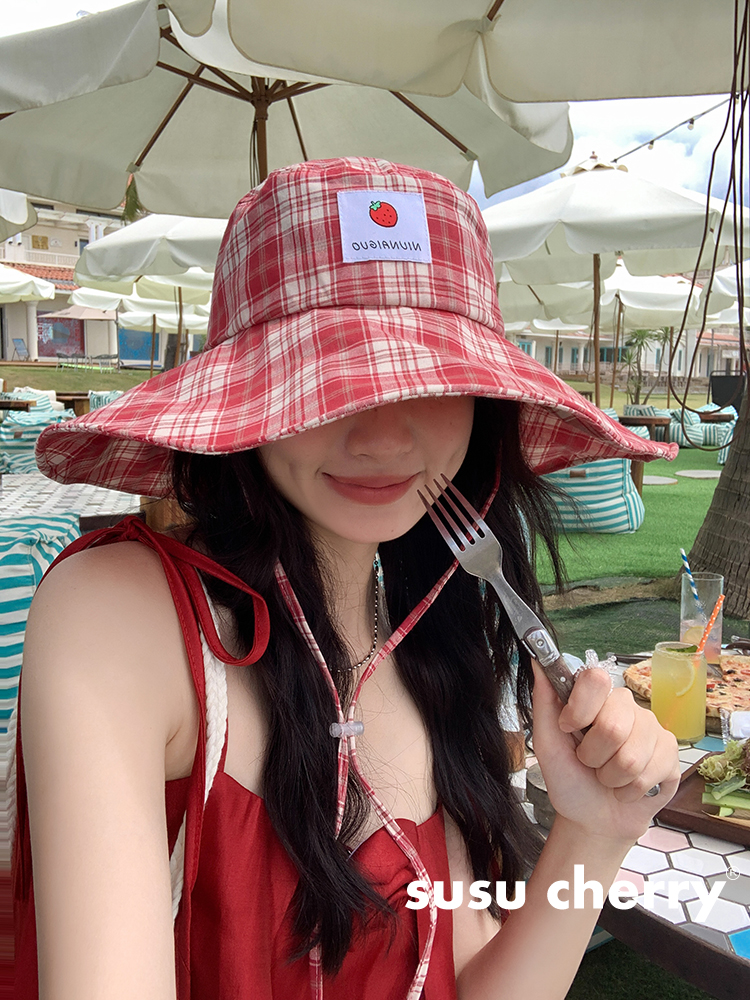 Summer Fresh Fruit Patch Red Checkered Wide Brim Fisherman Hat for Women - Y2K Style Sun Protection for Spring and Summer Travel