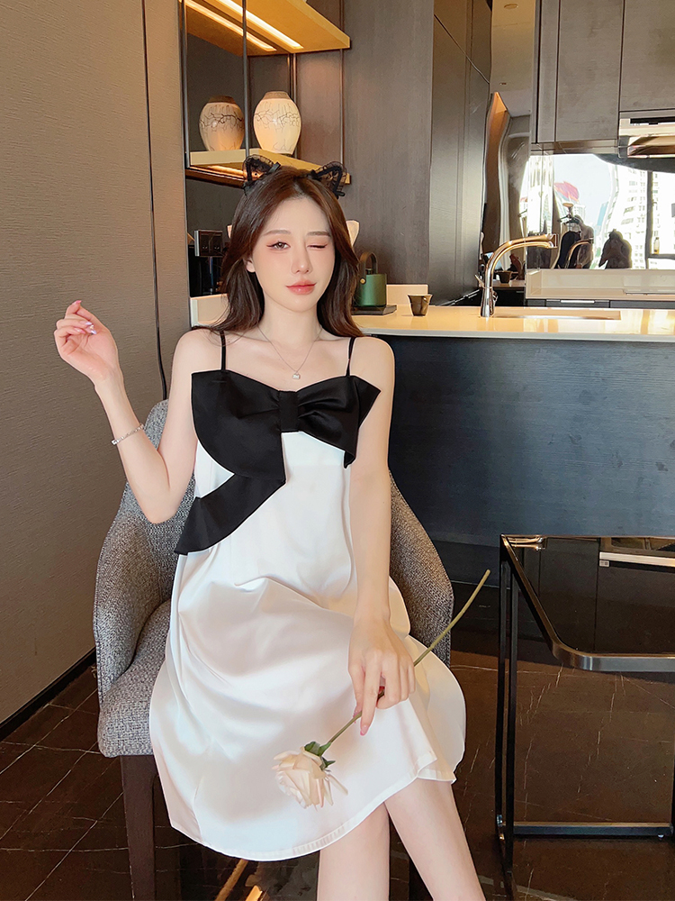 Summer Ice Silk Sexy Spaghetti Strap Pajamas for Women with Bow - Sweet Mid-Length Nightgown in Trendy Internet Celebrity Style