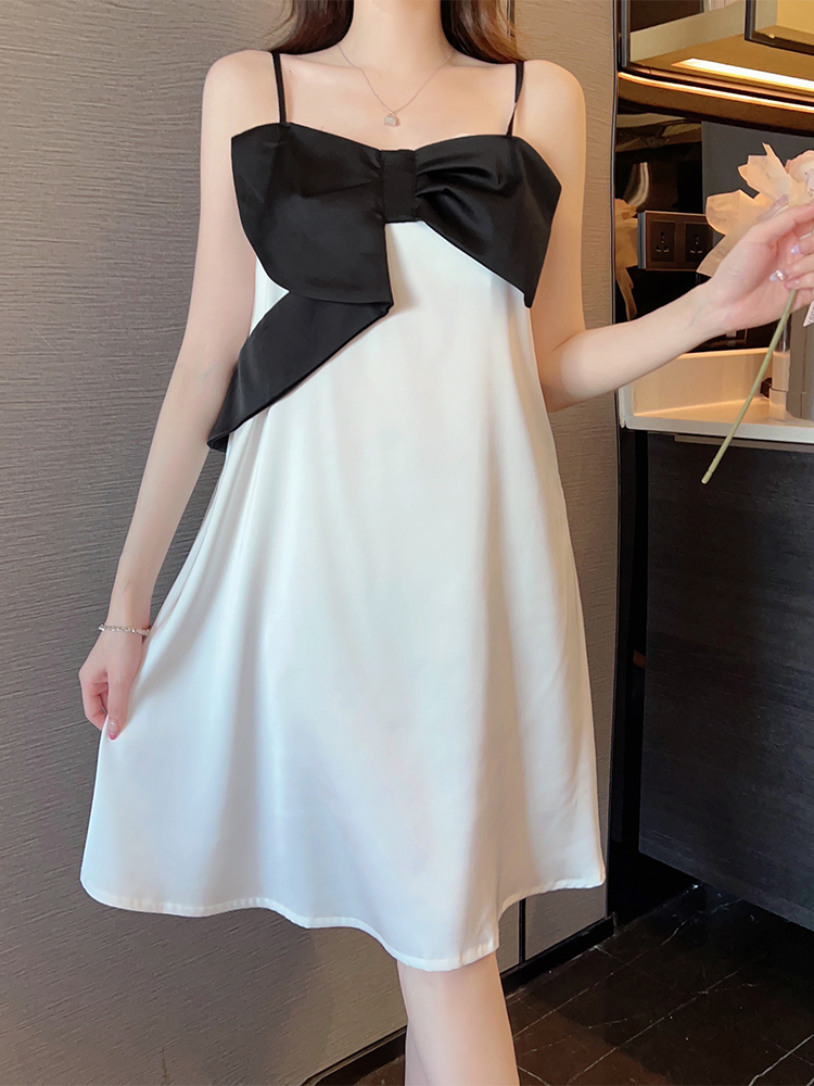 Summer Ice Silk Sexy Spaghetti Strap Pajamas for Women with Bow - Sweet Mid-Length Nightgown in Trendy Internet Celebrity Style Summer Ice Silk Sexy Spaghetti Strap Pajamas for Women with Bow - Sweet Mid-Length Nightgown in Trendy Internet Celebrity Style