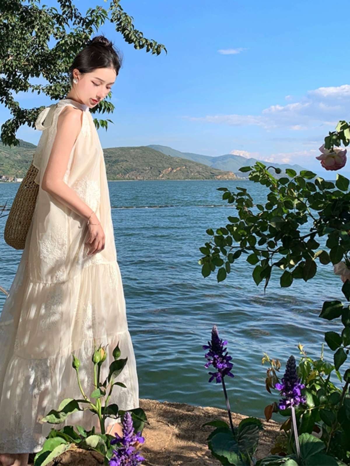 Summer Sleeveless Dress with Heavy French Embroidery – High-End Seaside Vacation Style, Perfect for Beach Days and Fairy Aesthetic Summer Sleeveless Dress with Heavy French Embroidery – High-End Seaside Vacation Style, Perfect for Beach Days and Fairy Aesthetic