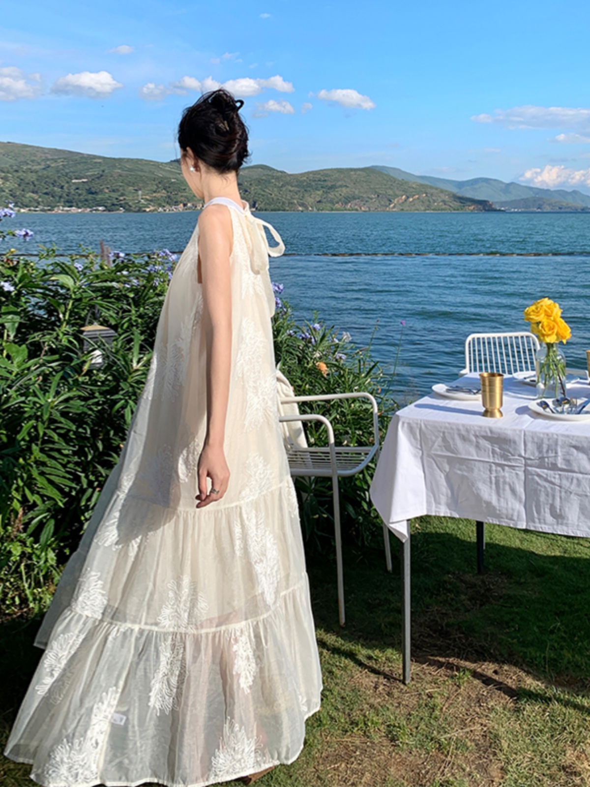 Summer Sleeveless Dress with Heavy French Embroidery – High-End Seaside Vacation Style, Perfect for Beach Days and Fairy Aesthetic Summer Sleeveless Dress with Heavy French Embroidery – High-End Seaside Vacation Style, Perfect for Beach Days and Fairy Aesthetic