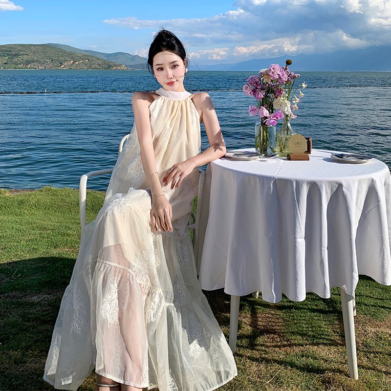 Summer Sleeveless Dress with Heavy French Embroidery – High-End Seaside Vacation Style, Perfect for Beach Days and Fairy Aesthetic