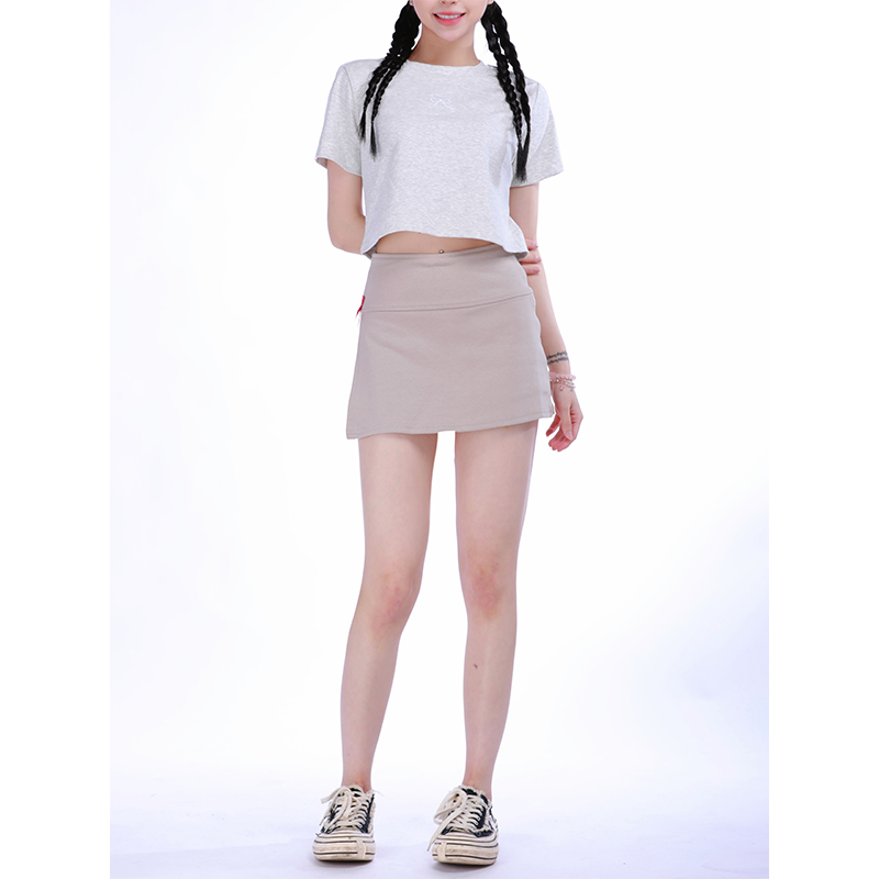 Summer Slim Fit Cropped T-Shirt for Women, Flattering Short Sleeve Design, Perfect for Petite Figures Summer Slim Fit Cropped T-Shirt for Women, Flattering Short Sleeve Design, Perfect for Petite Figures