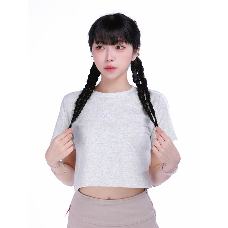 Summer Slim Fit Cropped T-Shirt for Women, Flattering Short Sleeve Design, Perfect for Petite Figures Summer Slim Fit Cropped T-Shirt for Women, Flattering Short Sleeve Design, Perfect for Petite Figures