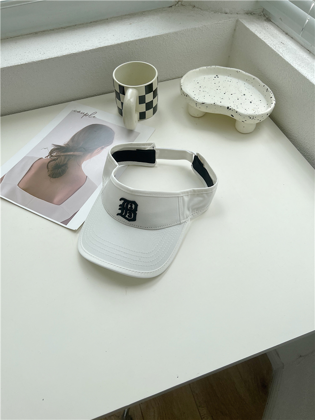 Summer Three-Dimensional Embroidered Cap for Women - Trendy No-Top Duckbill Hat for Casual Outdoor Cycling and Sports Summer Three-Dimensional Embroidered Cap for Women - Trendy No-Top Duckbill Hat for Casual Outdoor Cycling and Sports