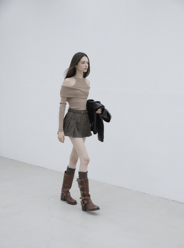 Sweet and Spicy Style Halter Neck Off-Shoulder Solid Color Fitted Knit Top and Skirt Set - Korean Style Fashion Sweet and Spicy Style Halter Neck Off-Shoulder Solid Color Fitted Knit Top and Skirt Set - Korean Style Fashion