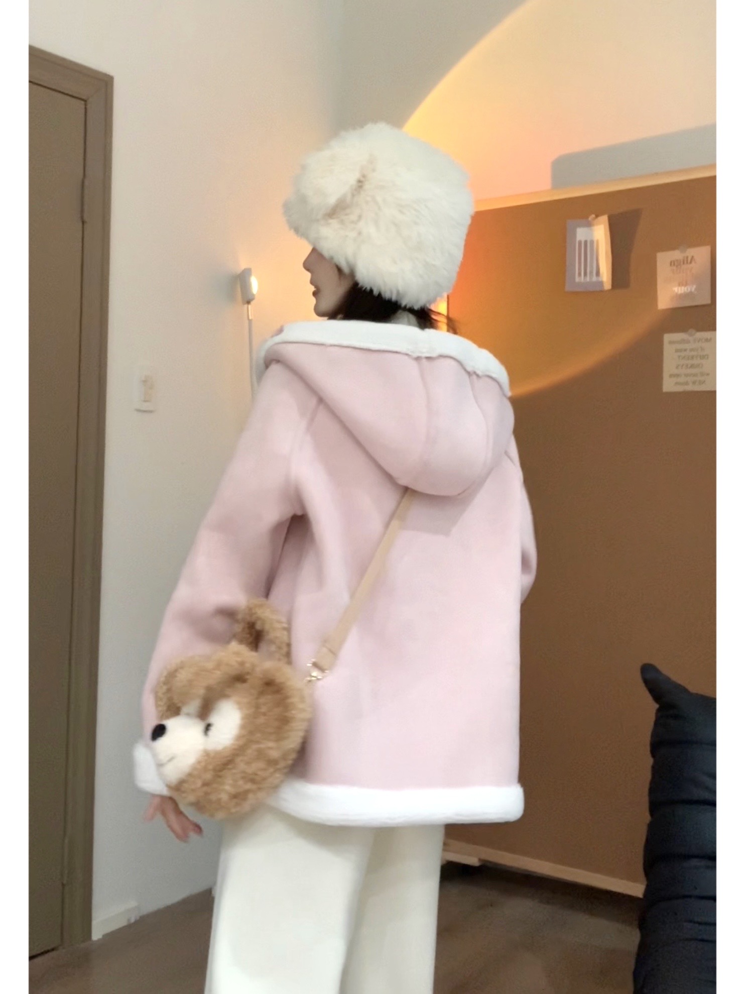 Sweet Pink Fur Coat for Women - Thickened Two-Way Wear Design, Warm and Slimming, Perfect for Autumn-Winter Fashion